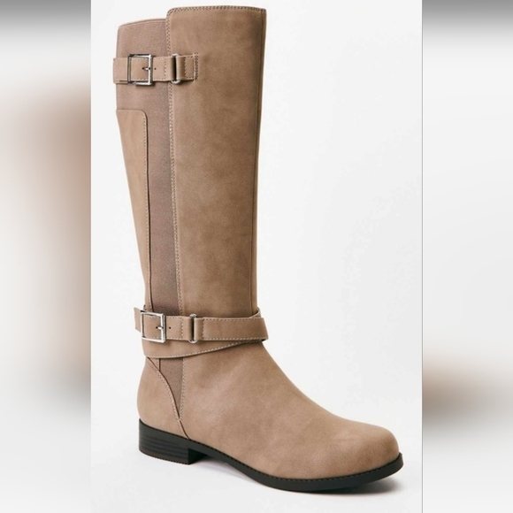 JustFab Valerie Tan Boot 9 - Picture 7 of 12